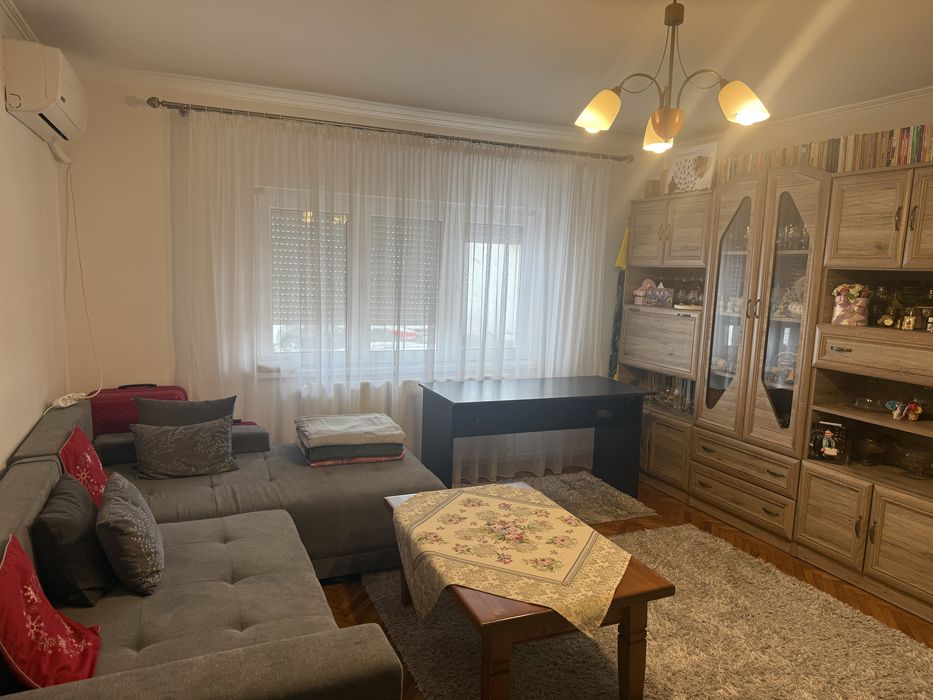 Vand apartament in Micro 16 Str.Zenit nr 33.