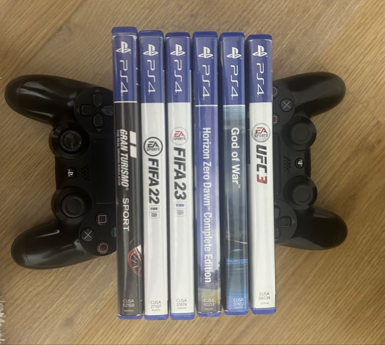 PS4 в хорошем состоянии