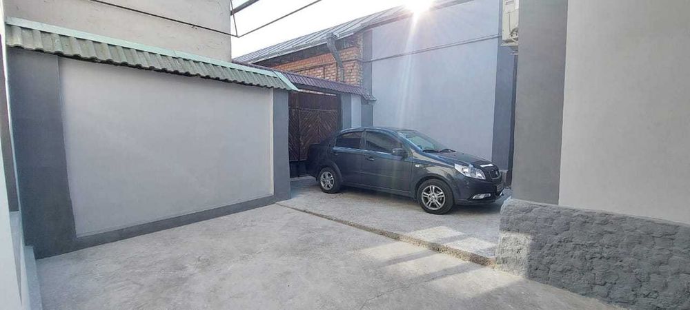 Продам участок с двумя жилыми домами