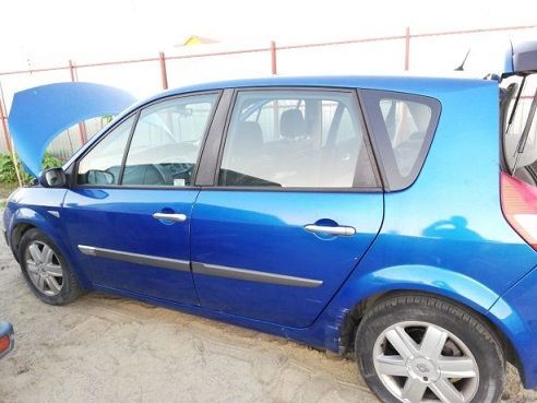 dezmembram renault scenic 2 usa dreapta fata/usa dreapta spate