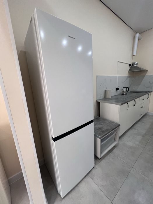 Холодильник Hisense б/у