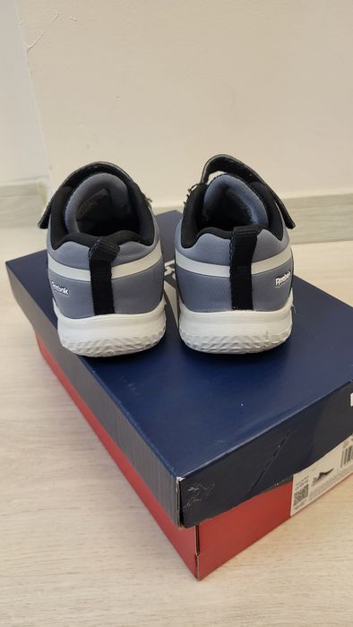 Asidasi Reebok nr 24-25