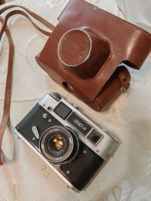 Качествена Як Руски Соц СССР Фотоапарат ФЕД 4 с Калъф. Работи