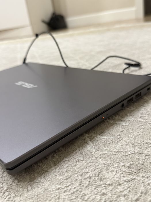Asus ноутбук сатылады