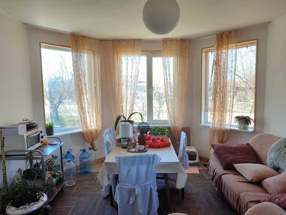 Двуетажна къща в Царичино