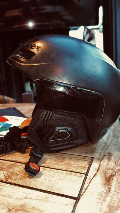 Ски каска Uvex jimm octo+.