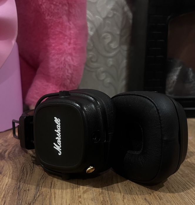 Продам наушники Marshall