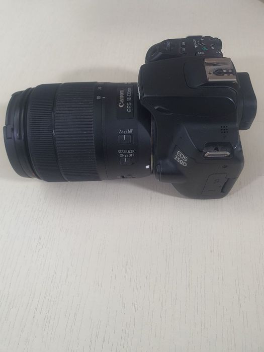 Canon EOS 250D Kit 18-55mm III