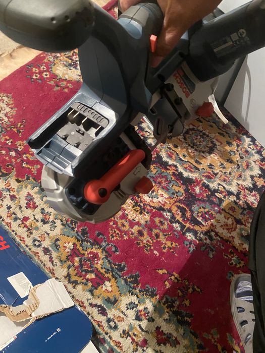 Ленточная пила Bosch GCB 18V-63