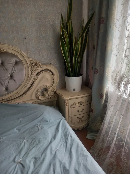 Продам прихожую,  шкаф, зеркало