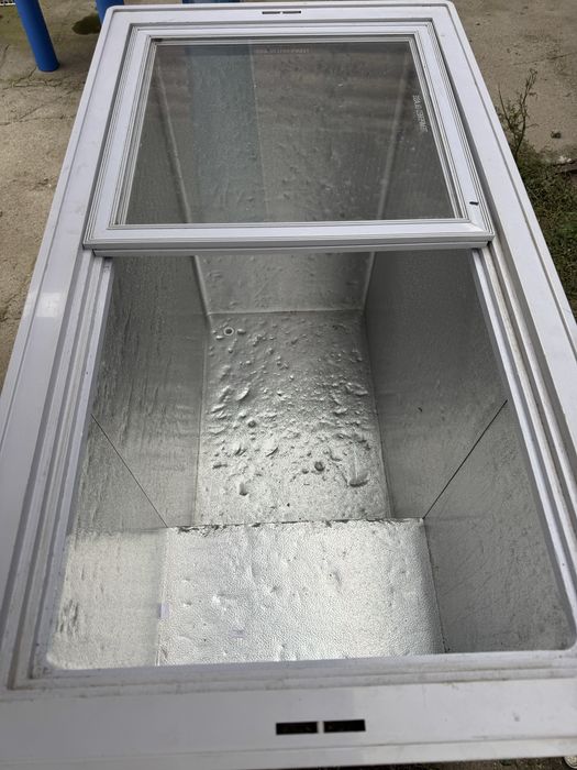 Витринный морозильник