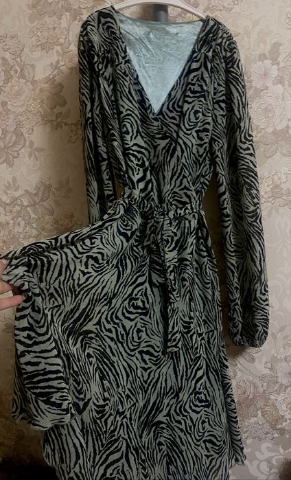 Платье коктейльное