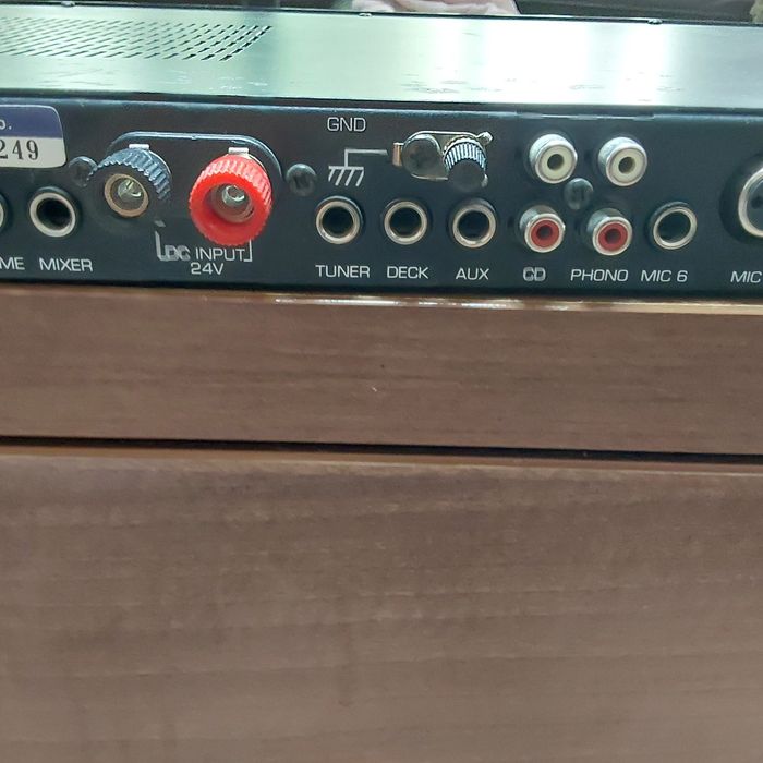 Vând Preamplificator INKEL PP-9113 cu egalizator grafic încorporat!