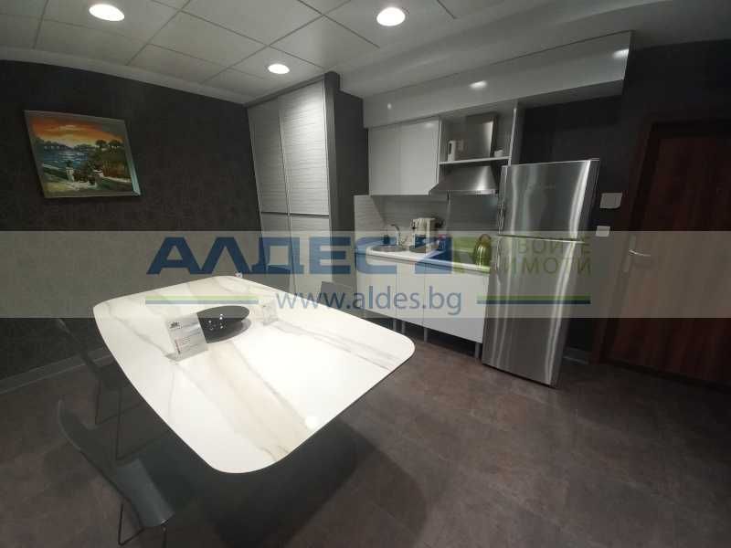 Луксозно мебелиран двустаен ап. в Младост 4!