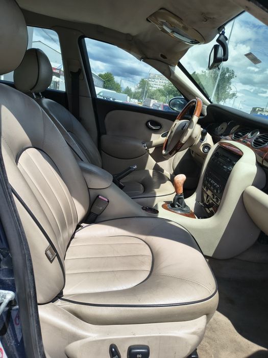 Vând ROVER 75  nu se dezmembrează se vinde complet