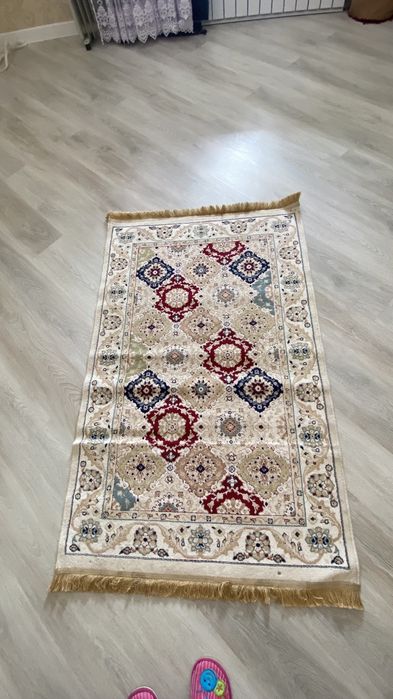 Ковер в хорошем состояний