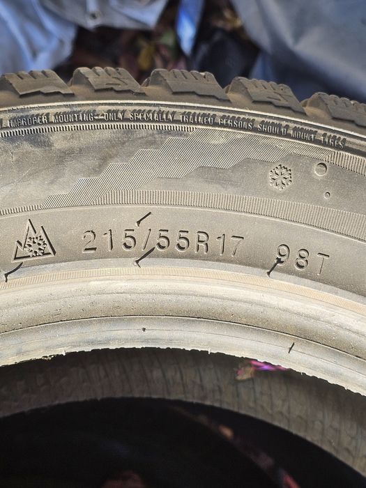 Резина зимняя 215/55 R17