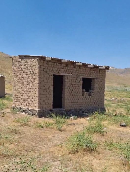 Yer uchastkasi zudlik bilan sotiladi.