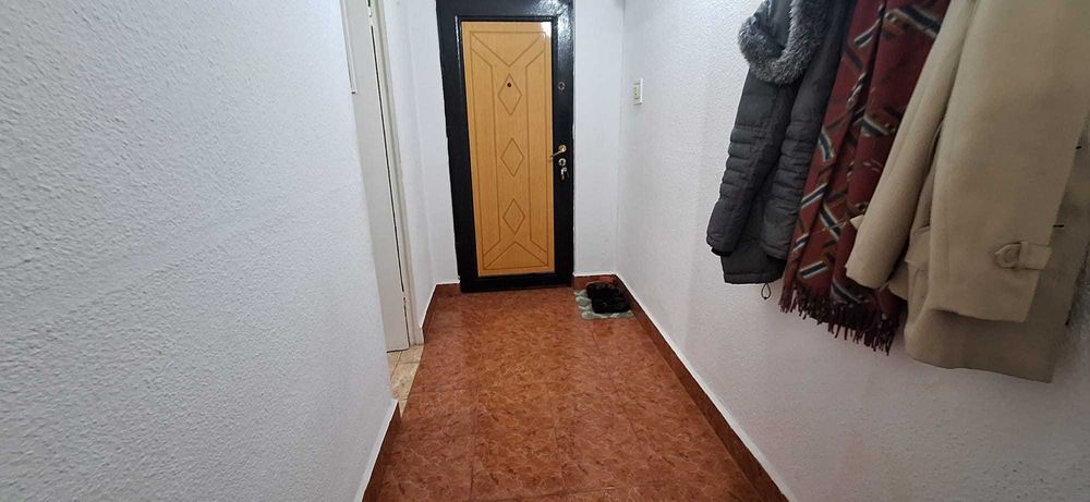 Etaj 1- Vanzare apartament 2 camere confort 1 Targoviste .