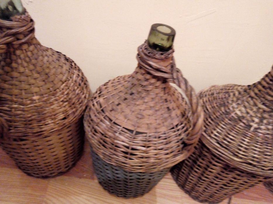 Стари големи дамаджани