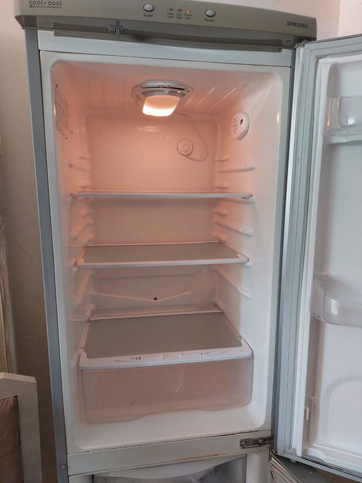 Срочно продам Холодильник