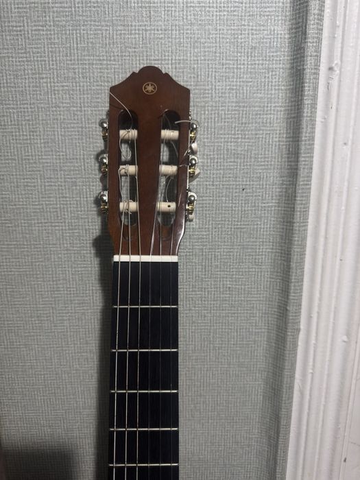 Yamaha C40, классическая гитара
