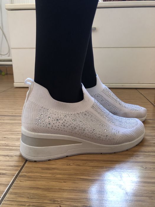 Adidasi,material textil