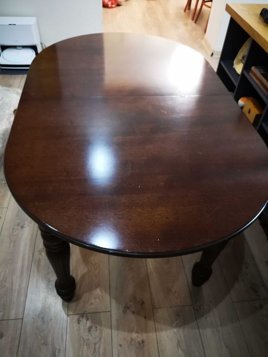 Продается Стол и стулья