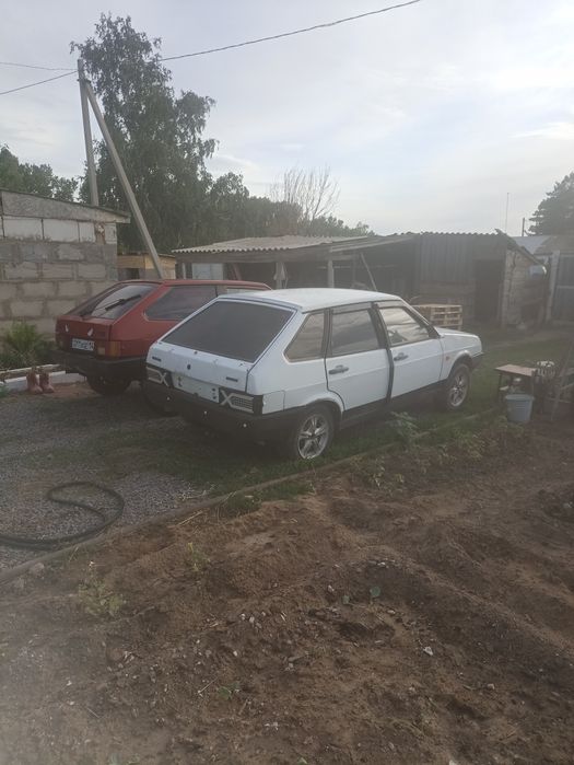 Продам два ваза.