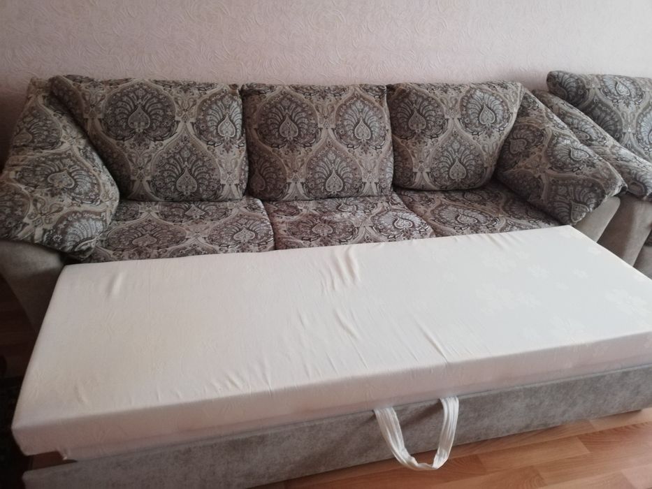 Продается диван и кресло