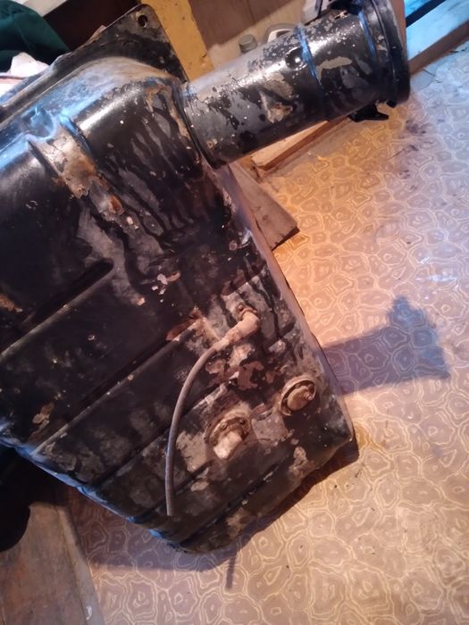 Продам бензобака на газ 66