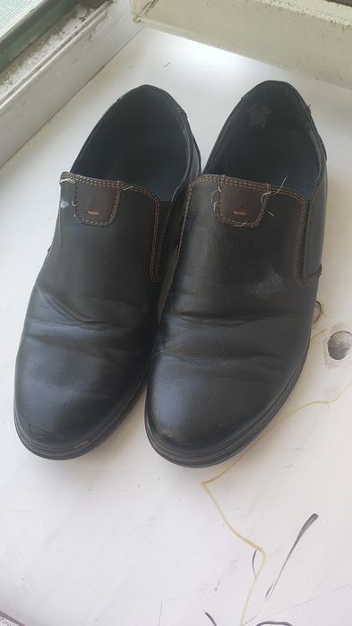 Отдам мужскую обувь