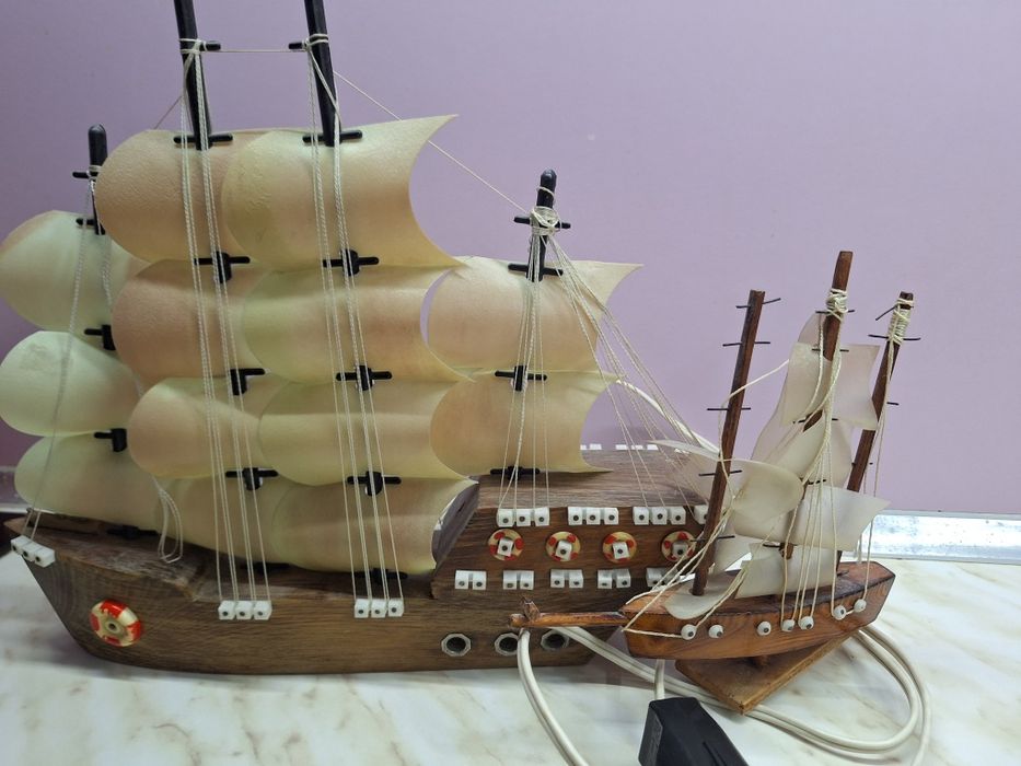 Стари дървени корабчета