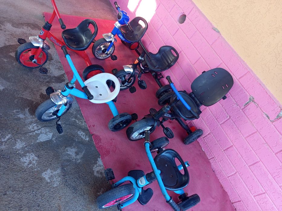 Детский велосипед трёхколёсный .