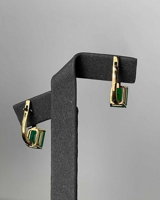 Золотые серьги с изумрудами