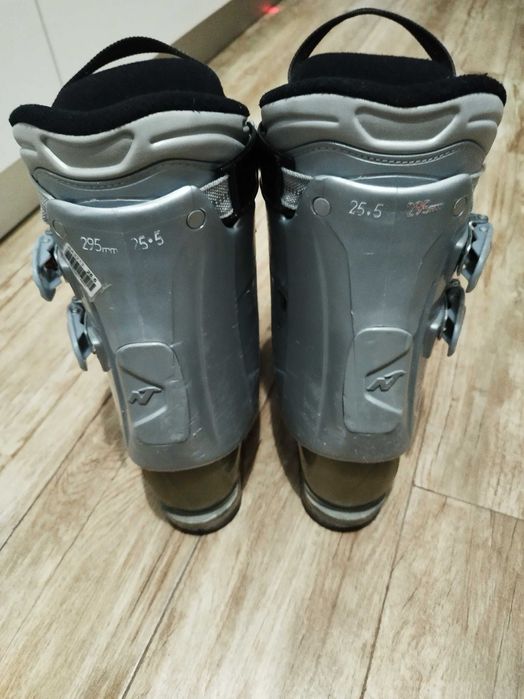 Clapari Nordica   marime 25.5 /  295mm   40 lei