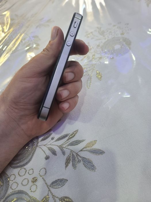 IPhone 4s sotiladi