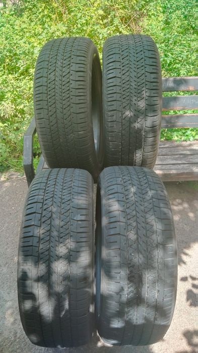 Шины на внедорожник.