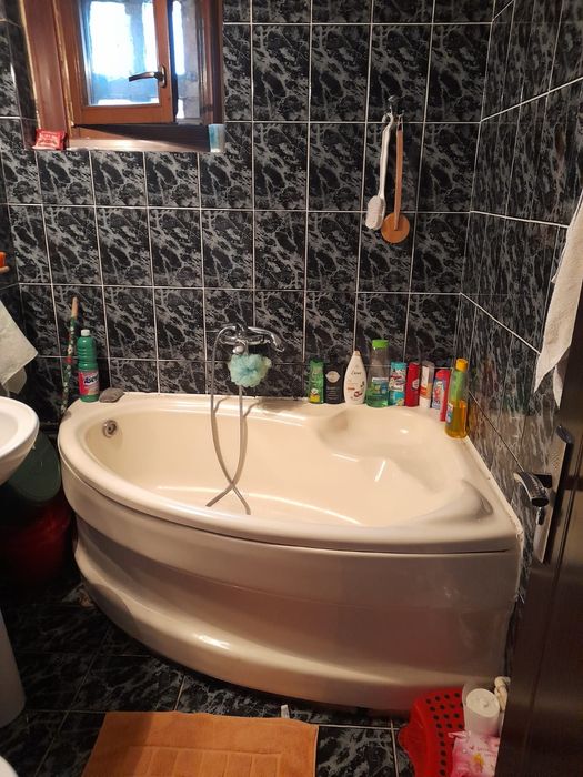 Inchiriat ap 3 camere Independentei etaj 1