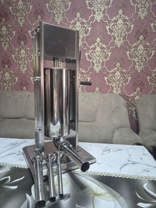 Колбасный шприц.  5 литрли.