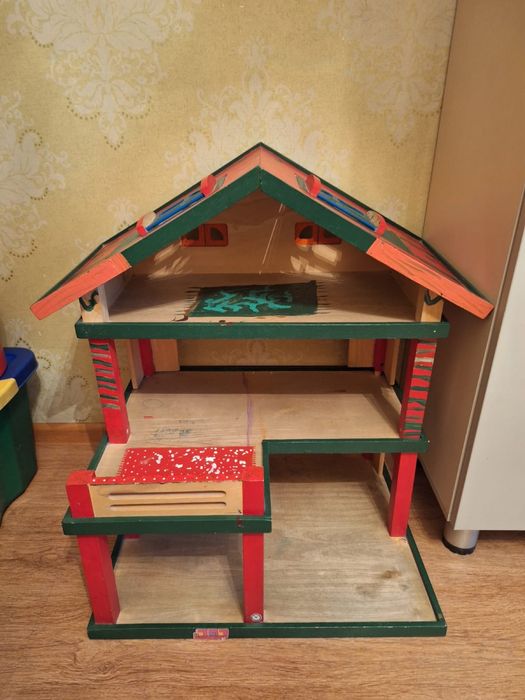 Продаю деревянный дом для кукол