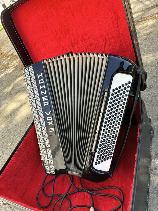 Acordeon Hohner Atlantic IVN deluxe cu 120 de basi