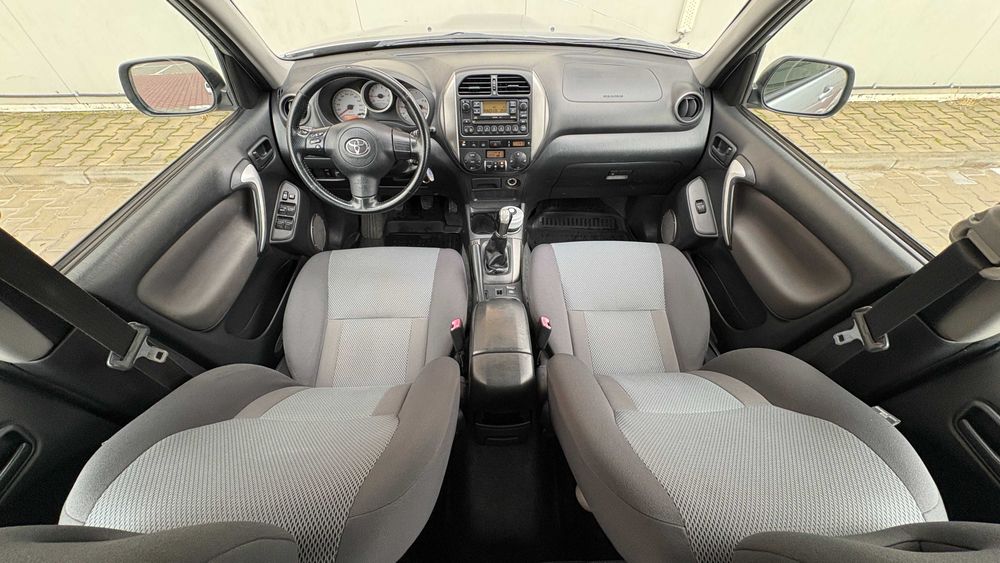 Rav4 FARA OFF-ROAD 2.0 D-4D 4x4, impecabila, CARTE SERVICE, proprietar