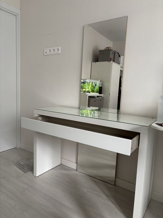 Тоалетка с огледало + подарък органайзери