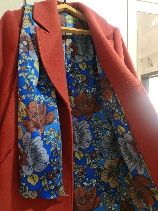 Продаю пальто демисезонное