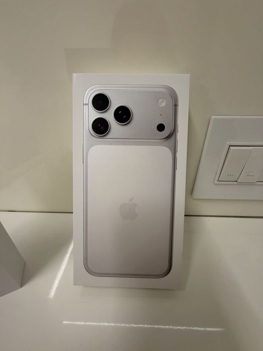 iPhone 17 Pro Max Argintiu 256GB – NOU, SIGILAT, Factura+Garantie