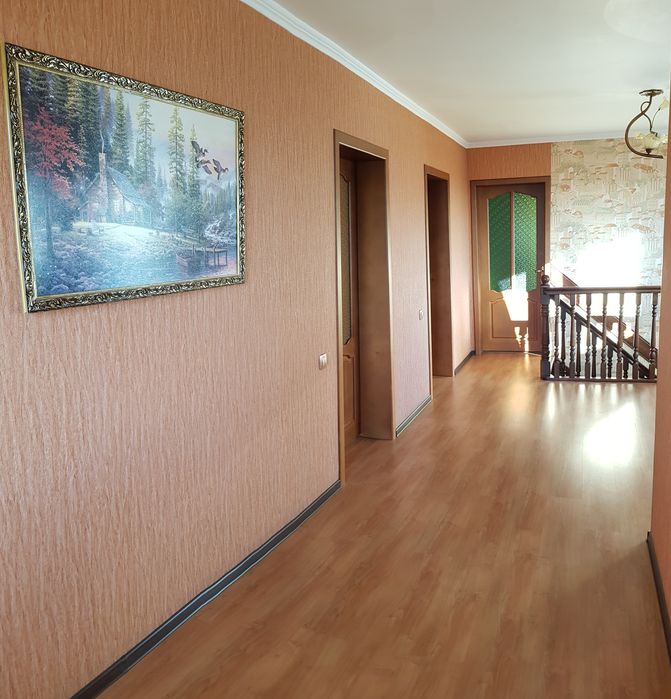 Продаётся коттедж .Центр города.