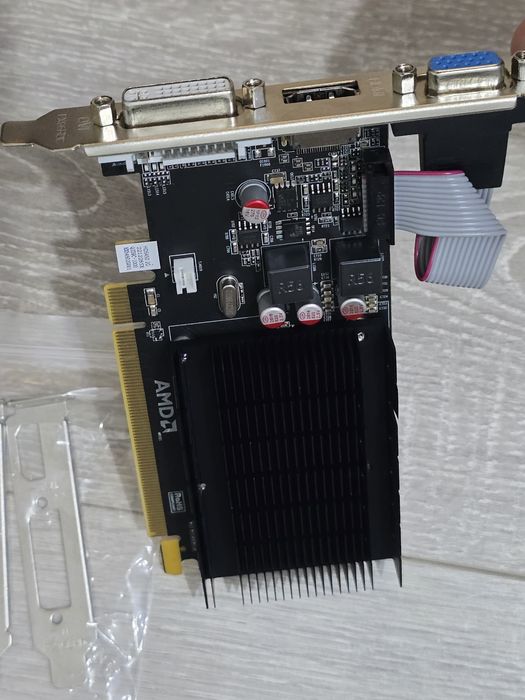 Placă video SAPLOS Radeon HD 5450 – 2GB DDR3, Low Profile