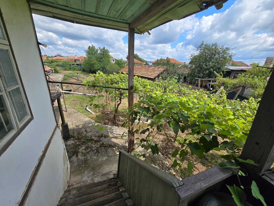 Къща в село Козаревец