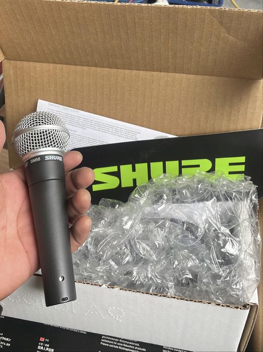 Продам оригинальный микрофон Shure SM58